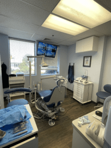 A comfortable dental exam room at The Addison Dentist.